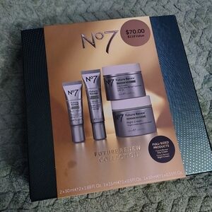 No7 Future Renew Collection Moisturizer Set — Cream & Silver